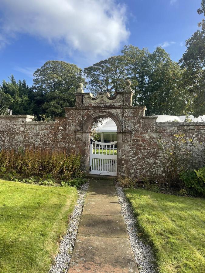 Dalston Hall Hotel 4*